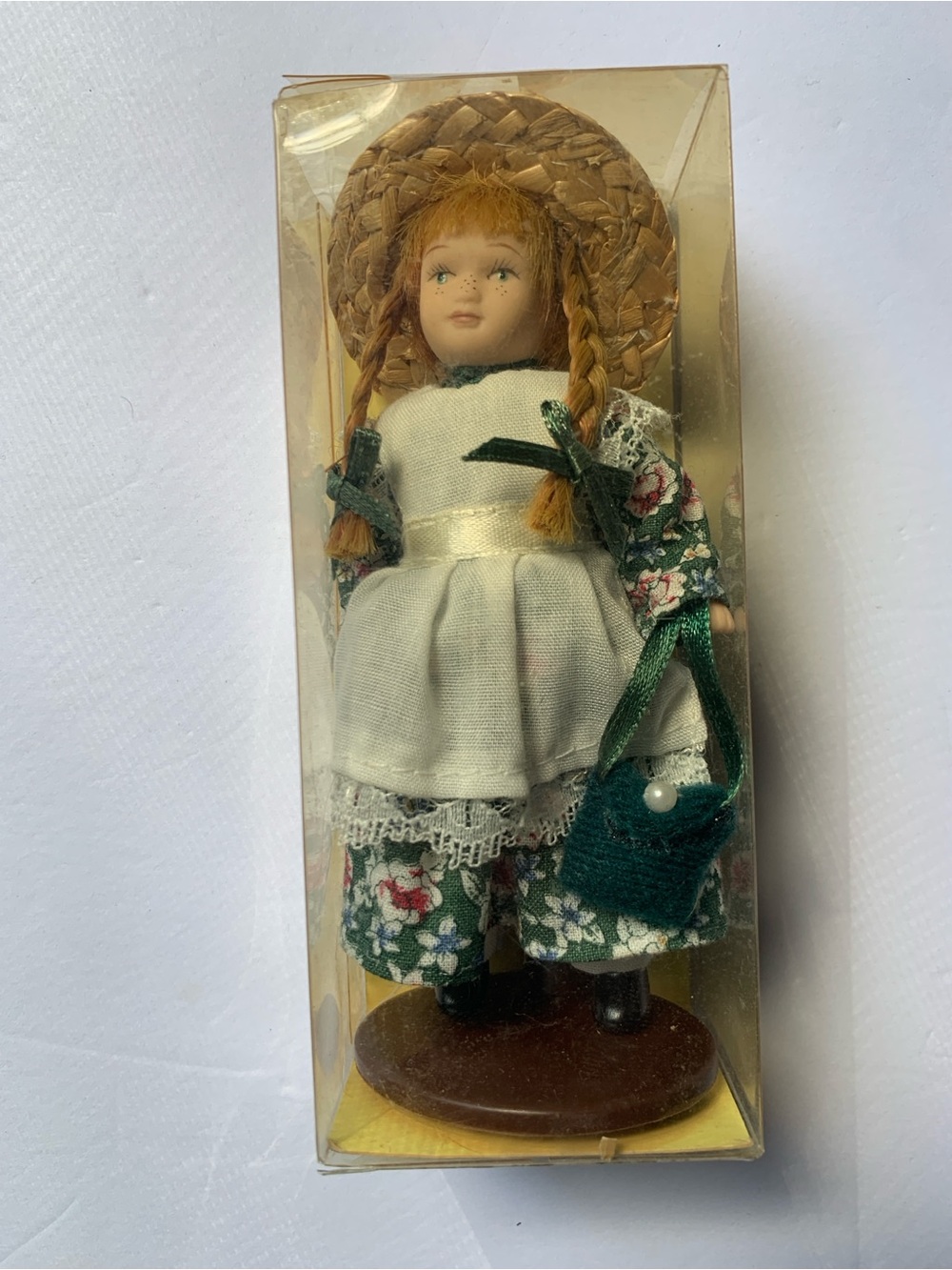 Anne of Green Gables Heritage Edition Small Porcelain Doll